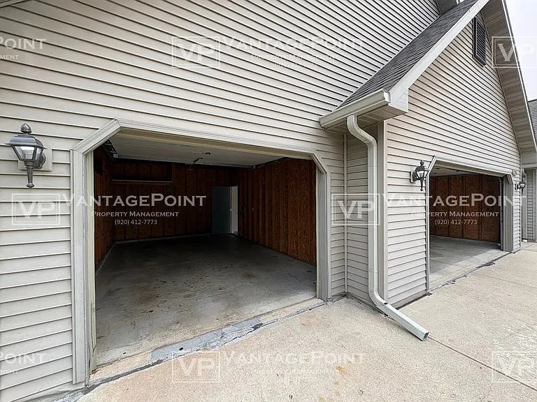 2056 Schanock Dr — Photo 26