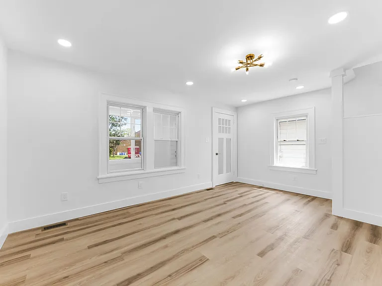 21 Morris Rd — Photo 7