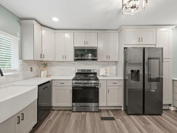7807 Hixson Pike, Hixson, TN 37343