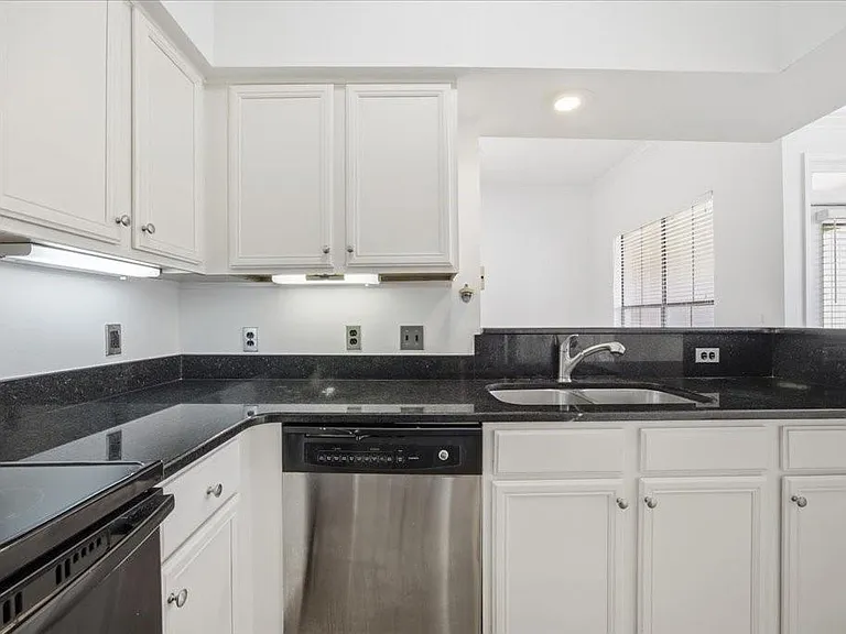 3777 Peachtree Rd NE #1432 — Photo 13