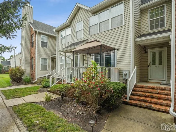 361 Bowler Ct, Piscataway, NJ 08854