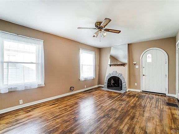 4th image of 1833 Courtland Ave