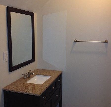 4th image of 715 Grant Ave
