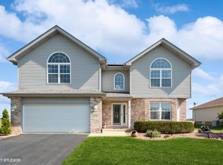 24359 Arrowhead Dr, Manhattan, IL 60442