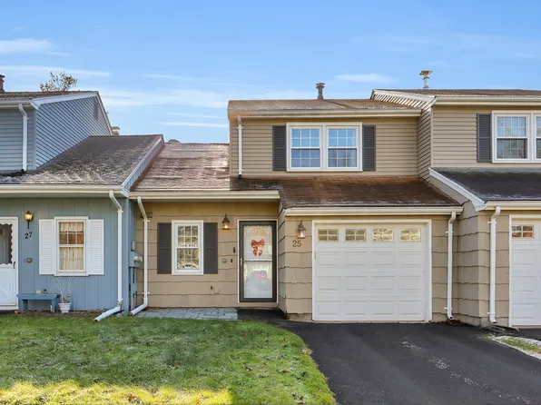 25 Pebble Court, Newington, CT 06111