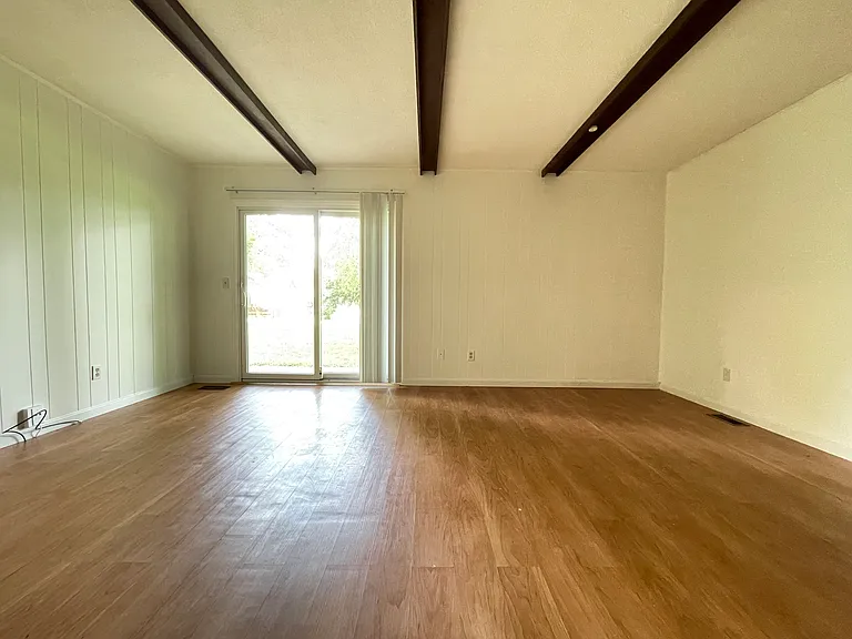 1960 Seven Pines Dr — Photo 14