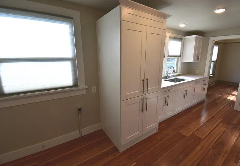 524 NE 2nd Ave — Photo 6