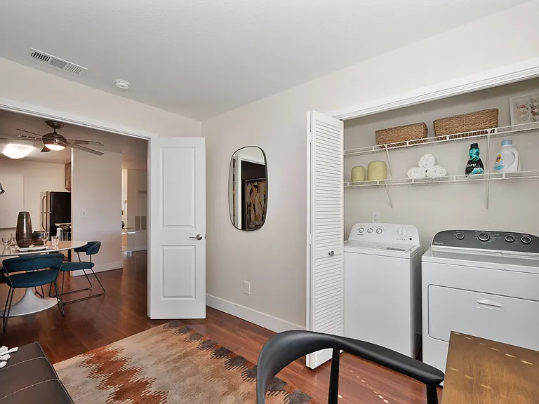 Beringer Den with Washer & Dryer