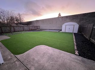 2127 Lansbury St, Santa Rosa, CA 95404