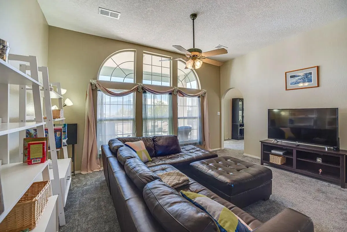 Augusta Hills Dr NE, Rio Rancho — Photo 4