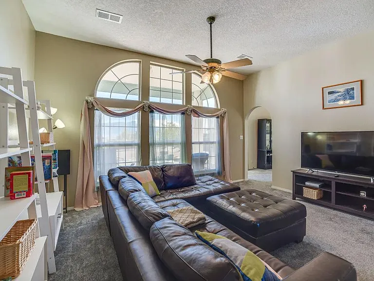 Augusta Hills Dr NE — Photo 4