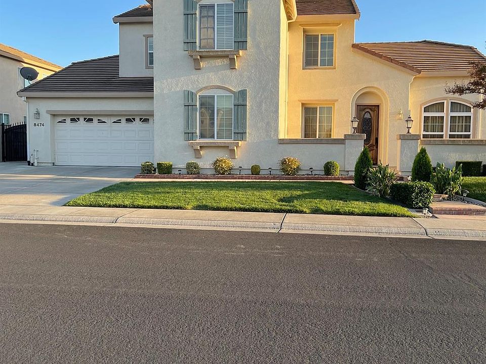 2nd image of 8474 Greentrails Ct
