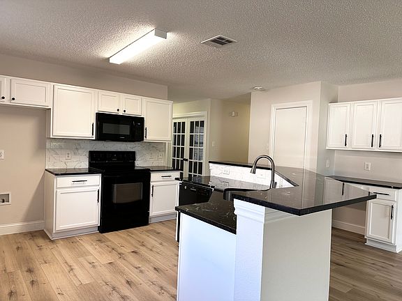 3rd image of 9521 Thomas Jefferson Dr