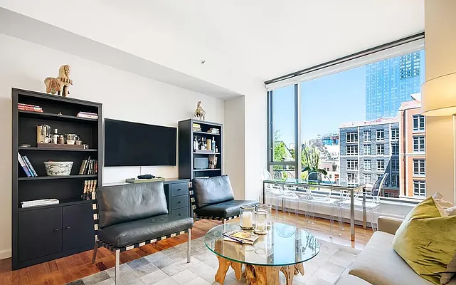 Rented by Compass | media 9