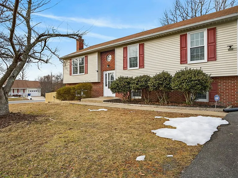 136 Stevens Dr — Photo 31