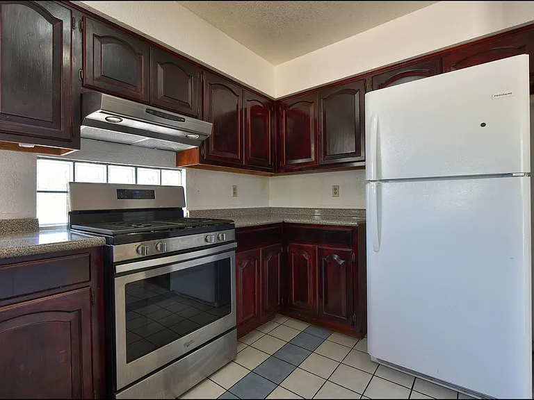 695 Bluff Canyon Cir — Photo 16