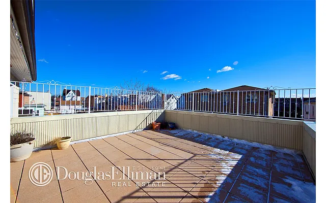 Rented by Douglas Elliman | media 14