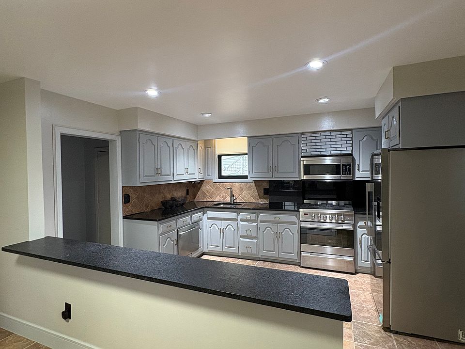 1st image of 80 Ray St