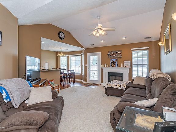 3rd image of 242 W Emerald Cir