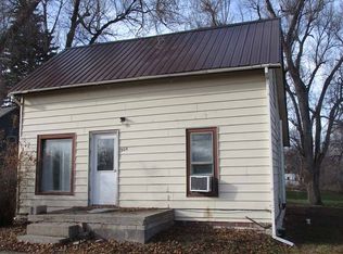 304 N Cornell St, Gordon, NE 69343