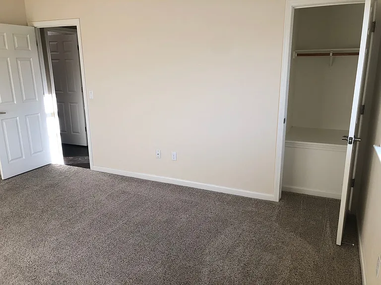 Luxe Ripon Apartments — Photo 16