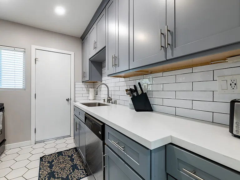 10943 Hesby St #1 — Photo 8