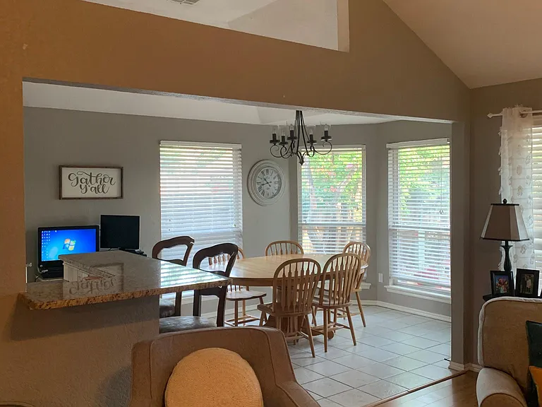 4116 Mayfair Dr — Photo 7