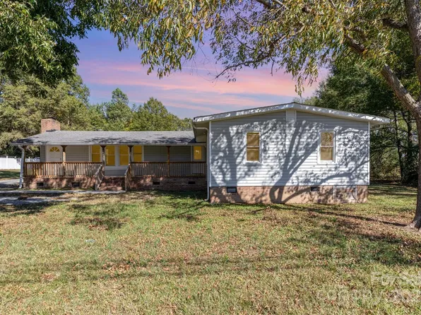 511A S White St, Marshville, NC 28103