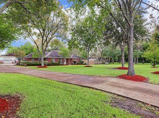 4001 Dixie Farm Rd, Pearland, TX 77581