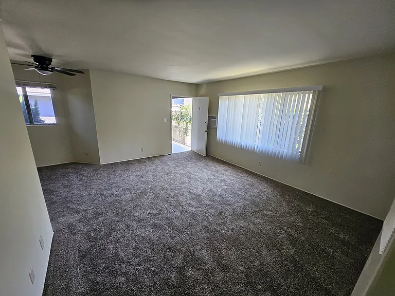 13533 Philadelphia St — Photo 4