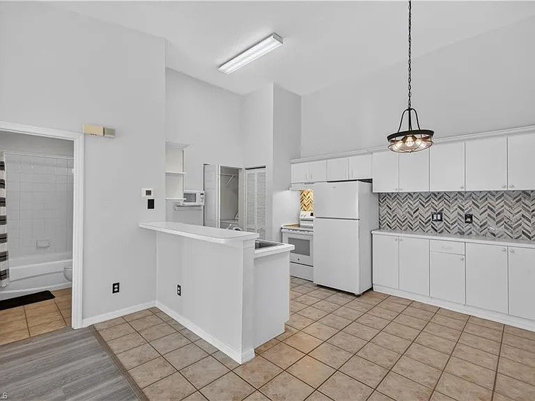 27103 Matheson Ave #206 — Photo 6