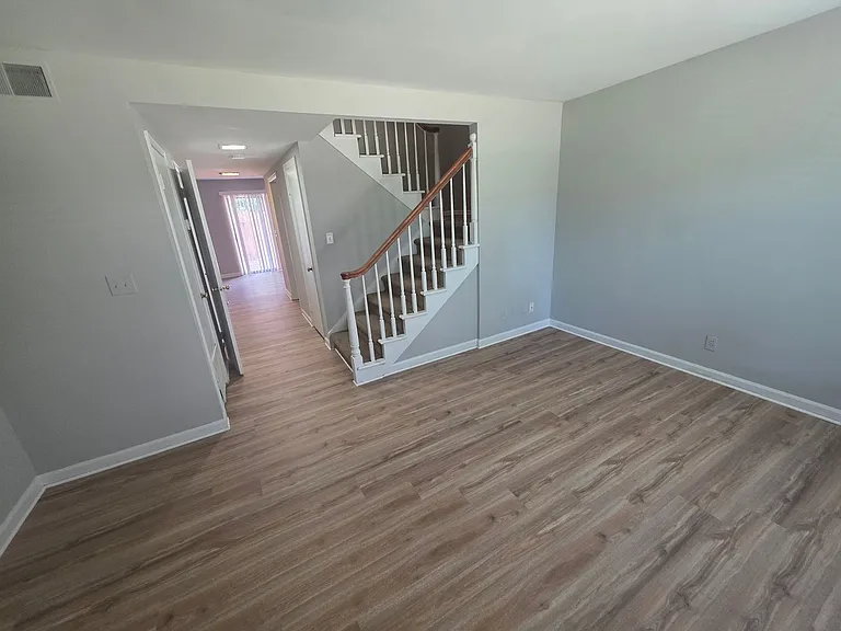1453 Brookwood Dr #B — Photo 9