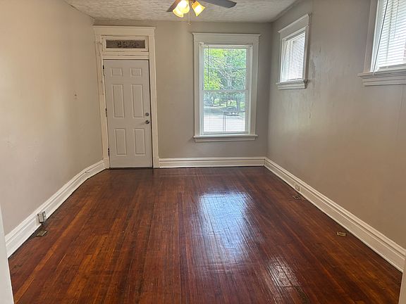 2nd image of 4125-4127 N Euclid Ave #1F
