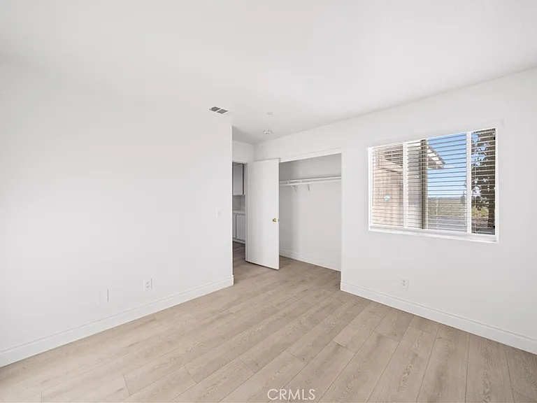 6766 Royal Crest Ct — Photo 35