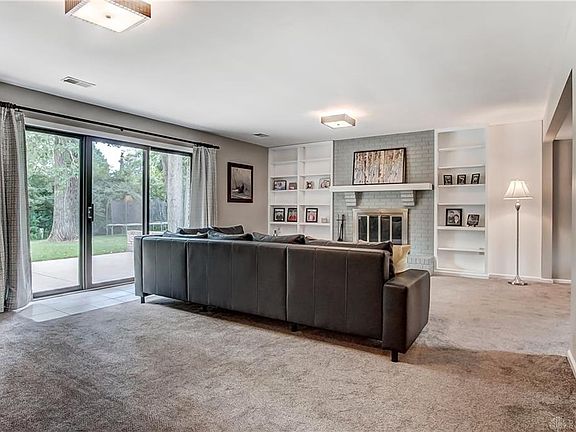 4th image of 6746 Carinthia Dr