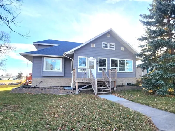 522 E 3rd St, Miller, SD 57362