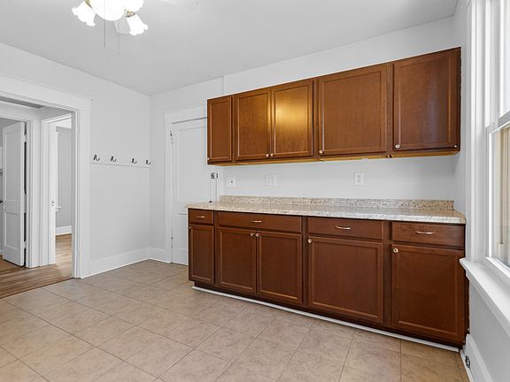 2nd image of 6 Bayliss Ave #1