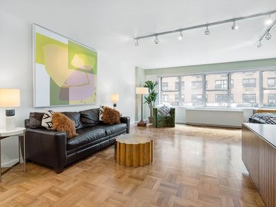 136 E 56th St APT 2G, New York, NY, 10022