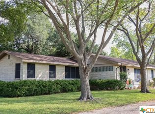 105 Us Highway 77a S, Yoakum, TX 77995