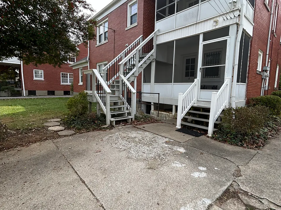 Back screened in porches, Trex flooring