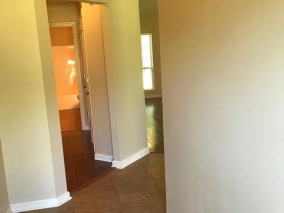 5th image of 3326 Woodland Trce