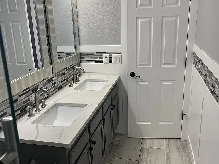 10131 Meadowbriar Ln — Photo 17