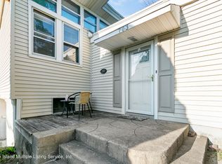 703 Willowbrook Rd, Staten Island, NY 10314