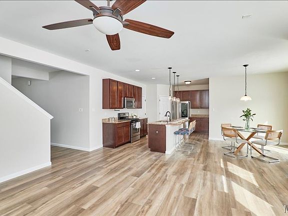 5th image of 724 Derby Way Dr