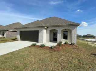 132 Villa Dr, Thibodaux, LA 70301