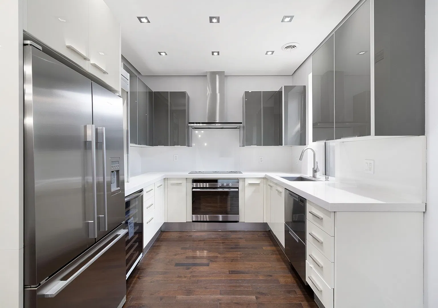 3 bed, 2.0 bath, 1092 sqft, $6,000 — Photo 4