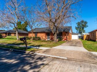 213 Bastrop St, Angleton, TX 77515