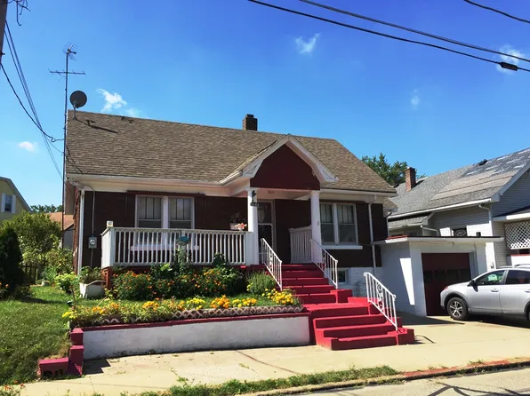 3242 Pine Ave, Erie, PA 16504