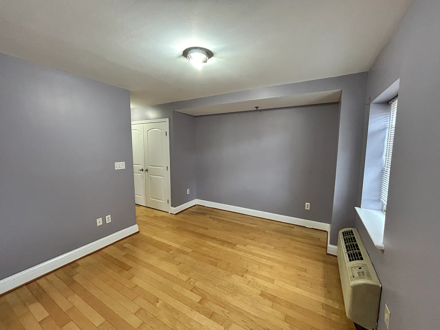 3 bed, 1050 sqft, $2,600 — Photo 3