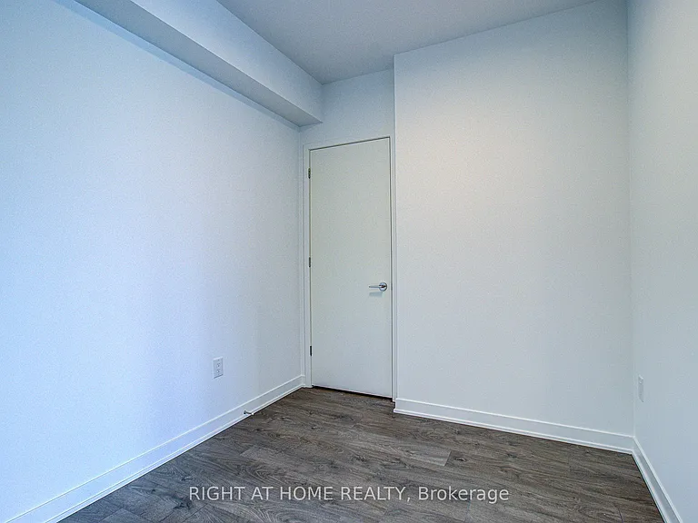 10 Oak St #907 — Photo 5